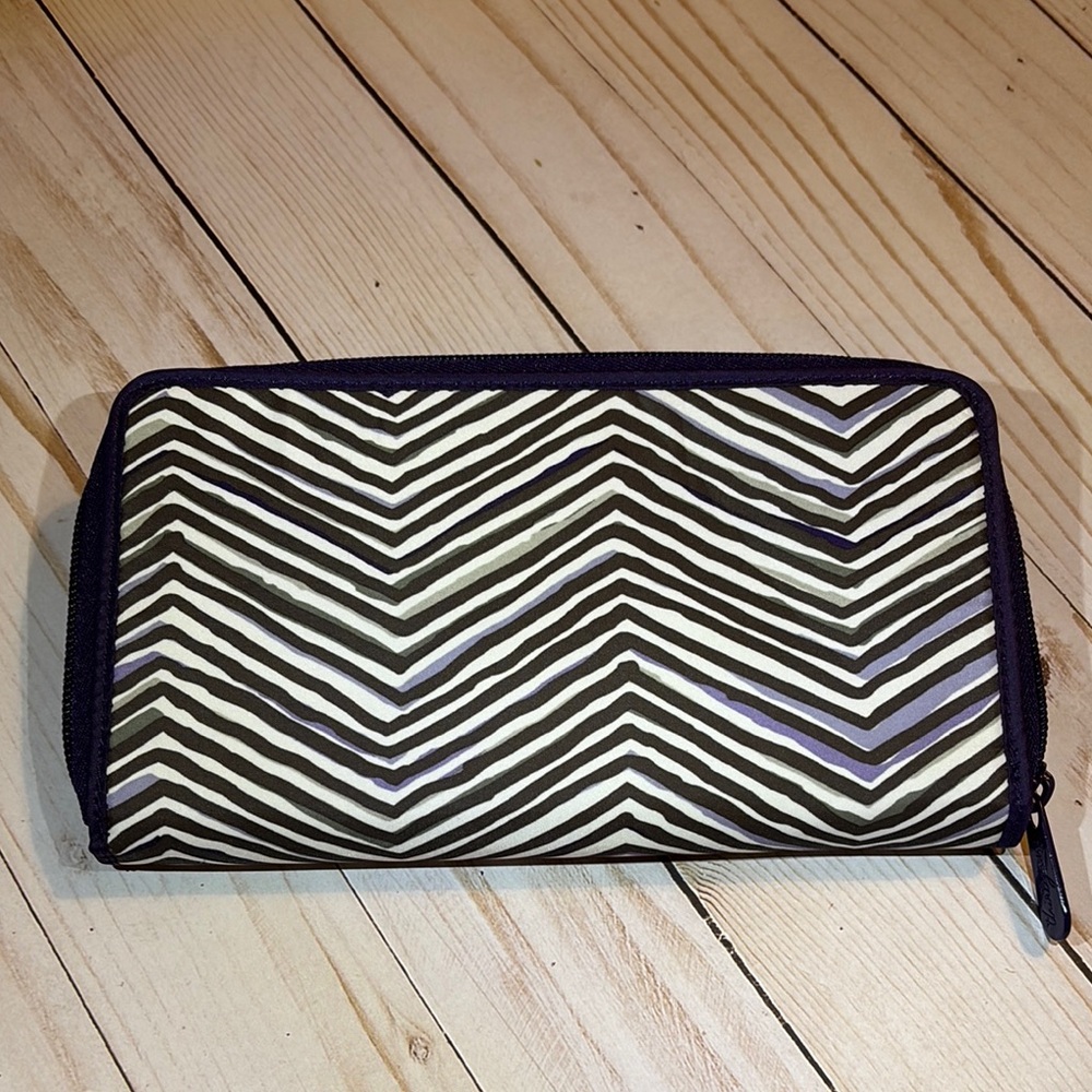 Thirty One 31 Save Your Way Coupon Organizer- Zig Zag Zoom